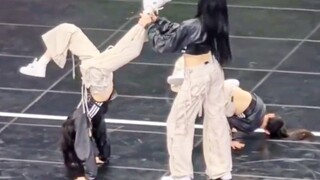 tripleS 偶运会街舞秀！好酷！