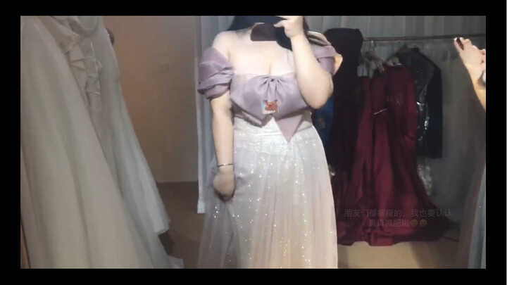 Vlog Akhir Pekan Pertama Saya sebagai Frontend Wanita — Temani Teman Coba Gaun Pengantin, Plus Persi