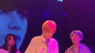 Bar Kpop Dance | Blood, Sweat and Tears Full Songs My Youth is Back! At the beginning, Lei Zhenzi is