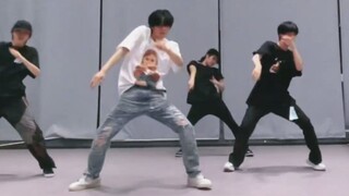 หลิวเหยาเหวินเต้นได้สุดยอดสุดๆ แบบสุดๆ เลย!