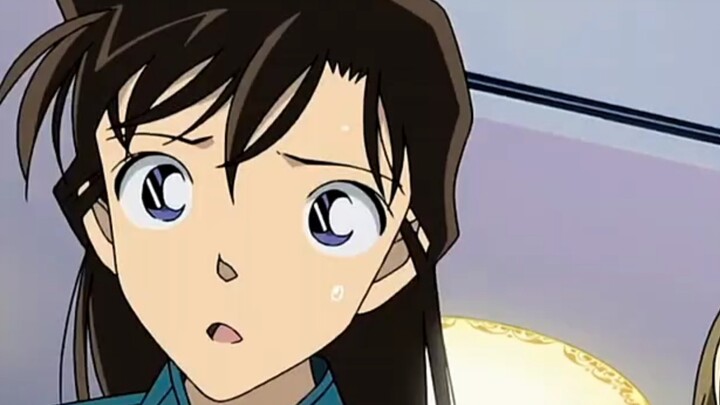 How did he manage to change his costume so quickly? #DetectiveConan