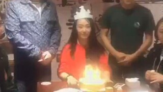 My friend sang and cried on his birthday, so I might as well not celebrate.