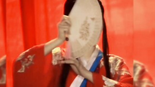 لا عجب أن هذه المرأة نجت من الانتقادات عبر الإنترنت بجمالها، في ذلك الوقت كانت تبلغ من العمر 24 عامً