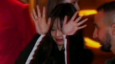 Jennie: There’s no such thing as peaceful, carefree days—Lisa, my cousin, has got my back all the wa