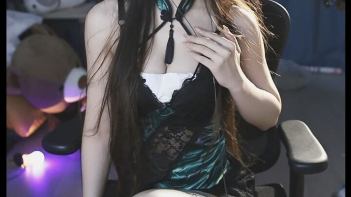 绿色旗袍