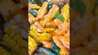 กุ้งถังมินิมอล พร้อมแพคเกจใบตองน่ารักๆ