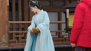 【鞠婧祎】搞笑天赋！迈着轻盈的小碎步差点扑街