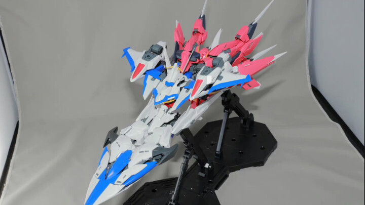 Eclipse Gundam dan Divine Shield Gundam digabungkan