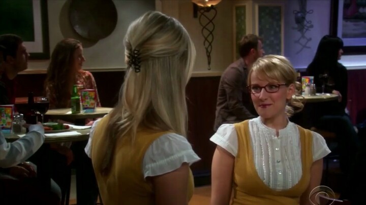 [The Big Bang Theory] Bonnie: Kau melamarku hanya setelah tiga kali kencan?!?!?!?!!!!