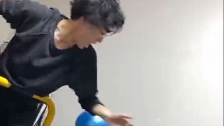 日本高达胶佬的破防时刻，防贼难防朋友