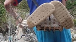 cast net fishing in Nepal | himalayan trout fishing with handmade cast net |