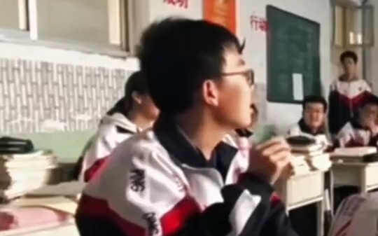 السماء تمنحني الطعام