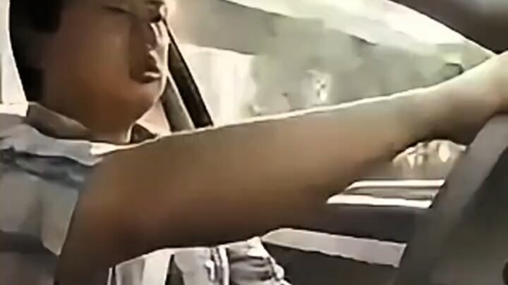 Ini adalah satu-satunya kendaraan yang setirnya tidak menghadap ke arahku.