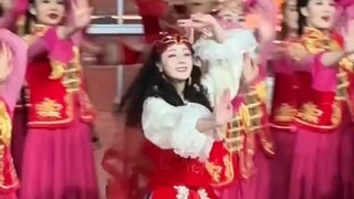 Gadisku menari sangat cepat 😂😂