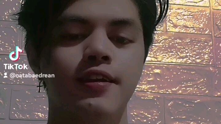 Sino na naman yan kasama mo..