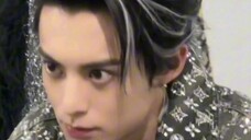 Wang Hedi's live photo of waiting for the show easily won the whole world over... | Big Mushroom Mus