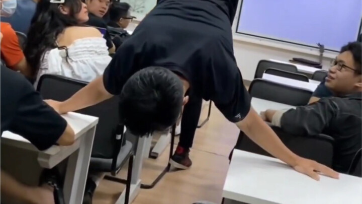 This guy's operation is amazing! His arm strength is amazing!