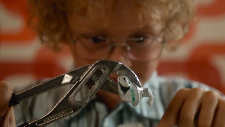 A Super-Stingy Guy Squeezes Toothpaste with Pliers and Never Turns On the Lights at Home—But Ends Up