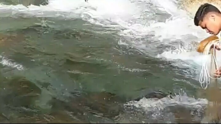 cast net fishing in Nepal |