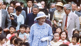 Mengapa Ratu Elizabeth II layak mendapatkan rasa hormat kita sebagai orang Tionghoa? Bukankah wanita