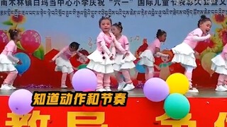Chỉ nhìn một cái là biết ngay đứa trẻ có tố chất nhảy múa #nhảy múa #thiên phú #trẻ nhỏ