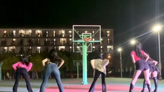 【حياة الحرم الجامعي】 طالبة جامعية تجرؤ على أن تكون ذاتها