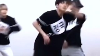 ACE is not called that for nothing. Come and see Jungkook's three-part dance to become a god