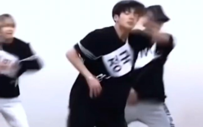 ACE is not called that for nothing. Come and see Jungkook's three-part dance to become a god