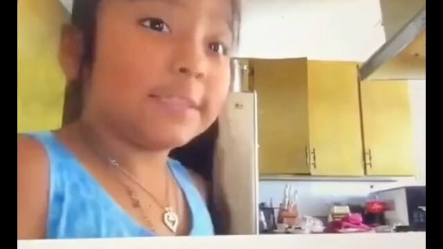 Cách xuất hiện của em gái thật đặc biệt!