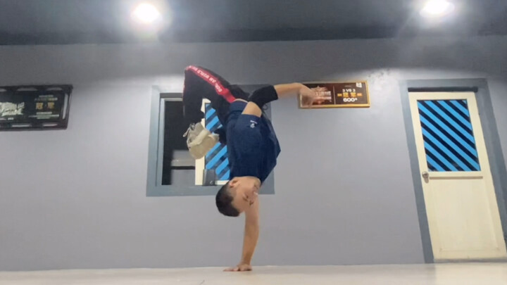 Superb Street Dance Fundamentals: Exciting Practice Moments with Bboy Haoran HR