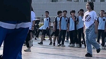 [antifragile] High school basketball game opening performance! Yiye's hair is super silky and she sh