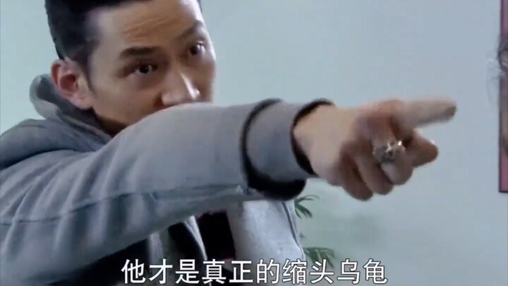 Tên khốn nạn đã tặng bố vợ một chiếc BMW giả, nhưng may mắn thay ông đã đến kịp lúc để lấy giấy chứn