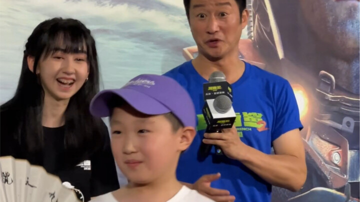 Wu Jing got out of bed at 2 a.m. tonight: Wait, why didn’t he take a photo with me?!