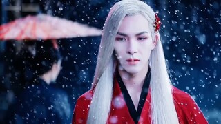 “Với âm thanh treo cổ, vị vua của tình yêu thuần khiết xuất hiện và chọn cô giữa ngàn hoa, nhưng anh