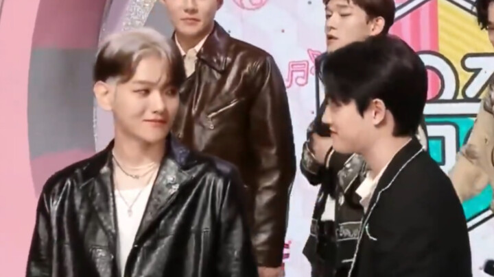 【Bạch Đô】Đã debut 11 năm nhưng bị học sinh tiểu học xô đẩy