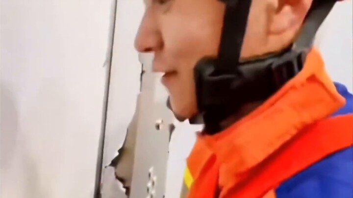 "Let's see if I'm handsome or not!"