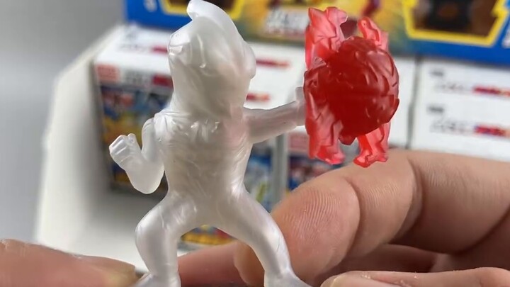 A wonderful gashapon-level toy! Ultraman's first Ultraman showdown, the dynamic creative LDCX!