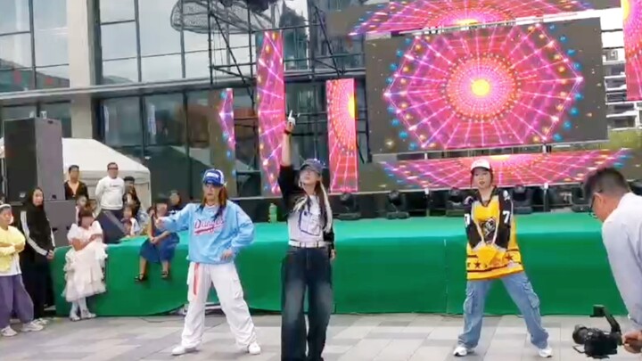 พวกคุณทุกคนก็มีกระแสแฟชั่นบนเวทีกันใช่มั้ยล่ะ?