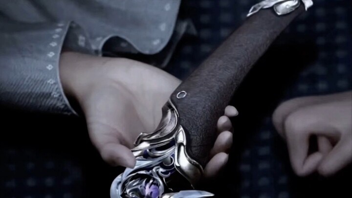 Thôi, cứ vờ như không biết vậy.