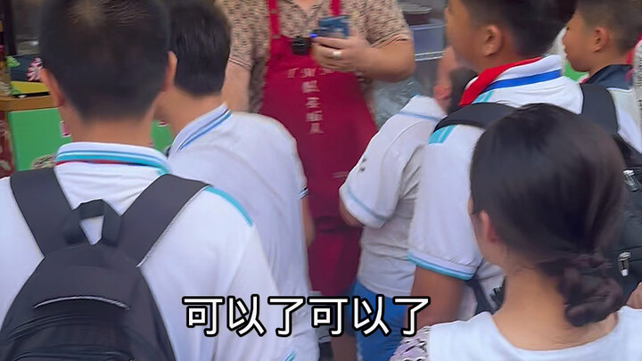 Jangan geser dulu, jawab pertanyaan juga bisa jadi panggung bakat lho...