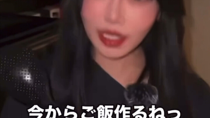 Khi cô bạn gái yandere của bạn đang đợi bạn ở nhà, nhưng bạn lại về nhà với tâm trạng no căng