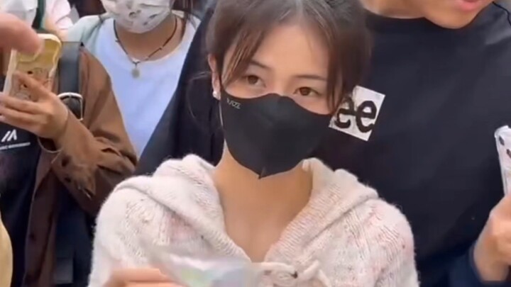 The best and most sincere Lu Lu—falling for someone who’s already wonderful. Actress Bai Lu will alw