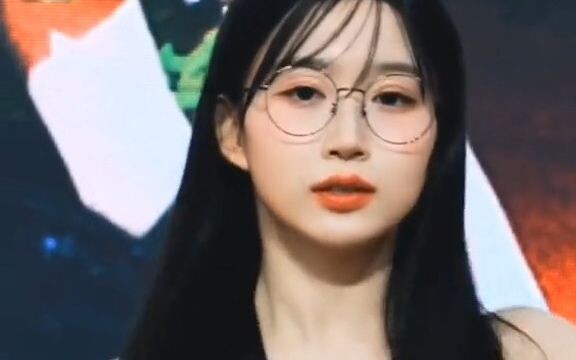 【nmixx 吴海媛】粉丝应援时海媛反应好可爱