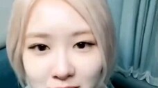 ROSÉ mengirimkan ucapan selamat kepada almamater ayah