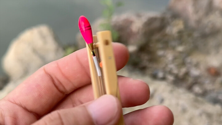 Có người bảo cần câu đắt, nhưng tôi nghĩ cái này cũng chơi được mà, chỉ khác ở cảm giác trải nghiệm 