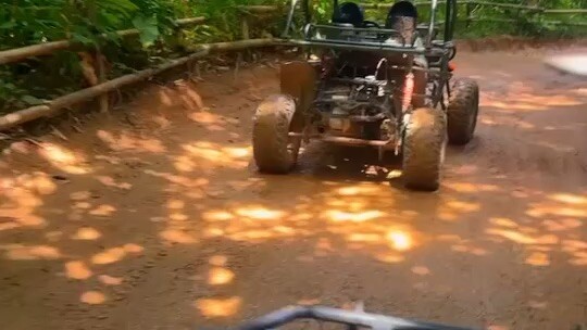 🍁 生活可以粗糙待你，但你不能粗糙待自己，爱自己，是此生最硬的底牌。