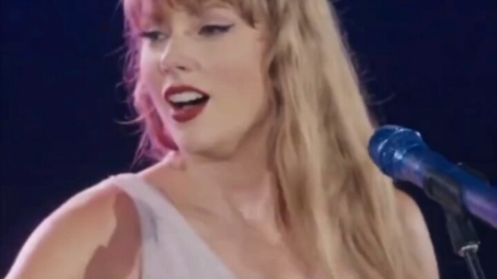 Taylor Swift seamlessly switches between girl-next-door charm and queenly confidence behind the scen