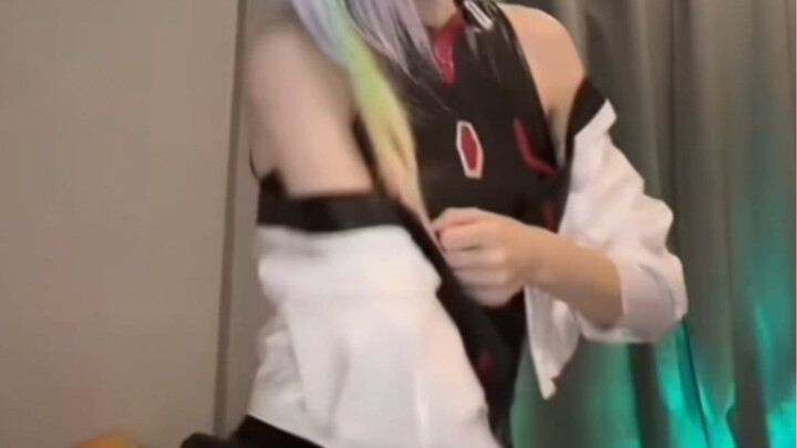 可以陪Lucy一起摇上月球吗