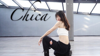 【Mya】Tarian "Chica" Kim Chung-ha dengan tube top untuk pertama kalinya membutuhkan kualitas mental y