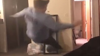 Human Confusing Behavior 027